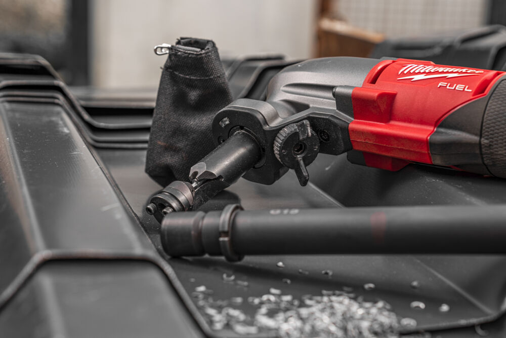 Аккумуляторные ножницы по металлу Milwaukee M12 FNB16-402X — изображение 3